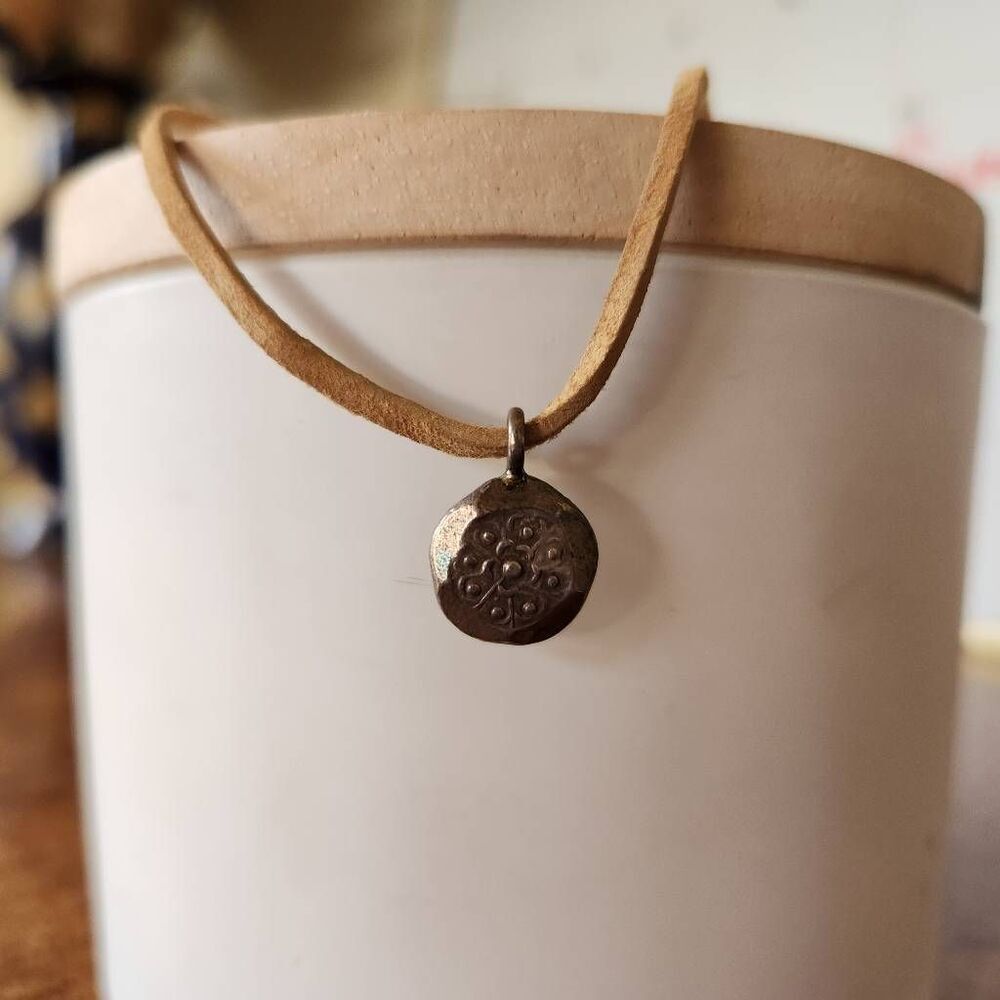 Beach house girls soft rope necklace bronze silver flower pendant high neck cost